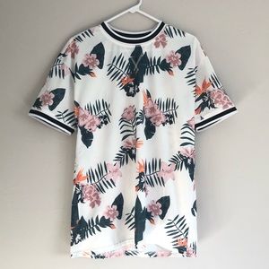 Men’s Tropical print Tee from PacSun